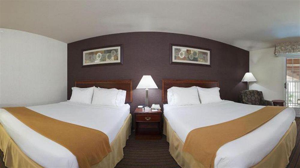 גרנדוויל Holiday Inn Express Grand Rapids Southwest, An Ihg Hotel מראה חיצוני תמונה